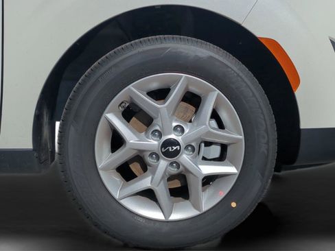 New 2025 Kia Soul LX image 11