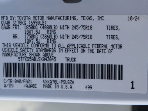 Used 2025 Toyota Tundra SR w/ SR Tow Package image 17