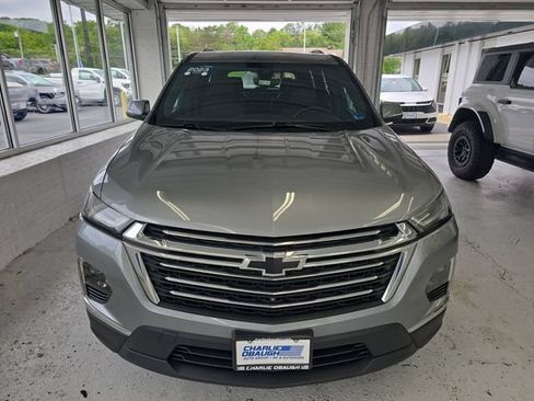 Used 2023 Chevrolet Traverse LT w/ LT Premium Package AWD/4WD image 8
