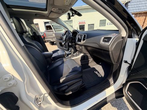 Used 2018 Jeep Compass Sport FWD image 11