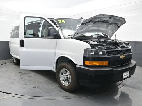 Used 2024 Chevrolet Express 3500 LS RWD image 45