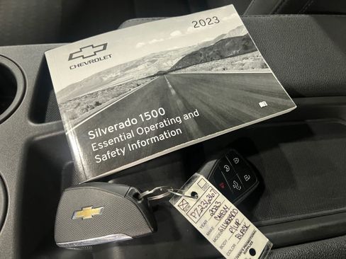 Used 2023 Chevrolet Silverado 1500 LT AWD/4WD image 12