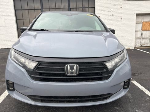 Used 2023 Honda Odyssey Sport image 3