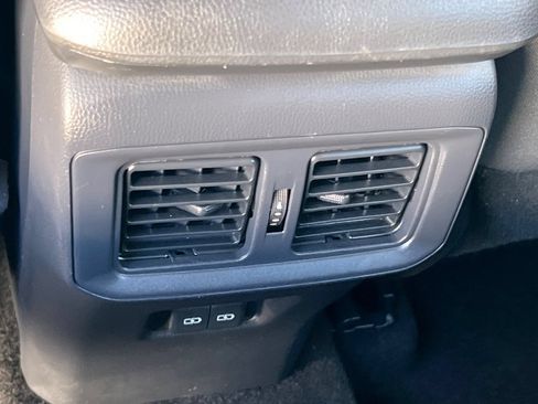 Used 2024 Toyota RAV4 XLE FWD image 38