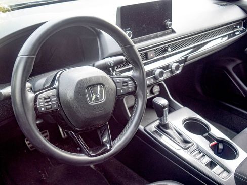Used 2023 Honda Civic Sport image 11