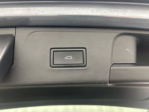 Used 2021 Volkswagen Atlas SE w/ Panoramic Sunroof Package image 27