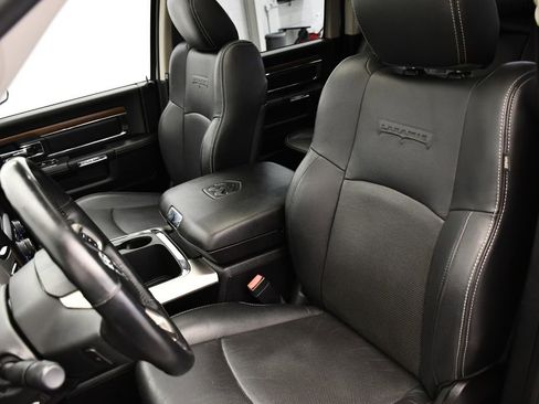 Used 2015 RAM 1500 Laramie w/ Convenience Group image 40