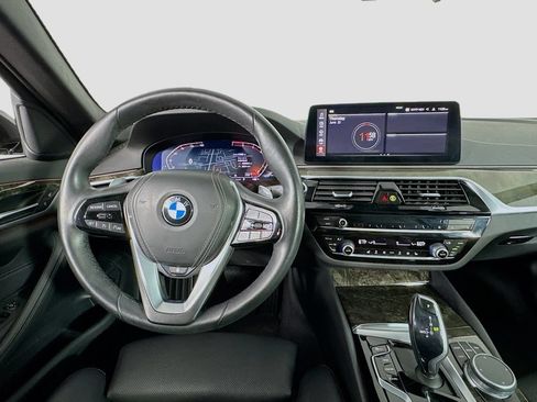 Used 2022 BMW 530i xDrive w/ Convenience Package AWD/4WD image 12