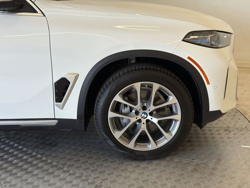 New 2026 BMW X5 xDrive40i w/ Premium Package AWD/4WD image 13