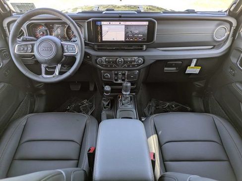 New 2026 Jeep Wrangler Unlimited Sahara AWD/4WD image 15