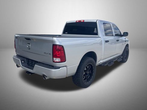 Used 2018 RAM 1500 Express w/ Express Value Package AWD/4WD image 3