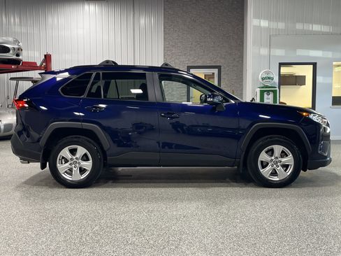 Used 2021 Toyota RAV4 XLE w/ Convenience Package AWD/4WD image 6
