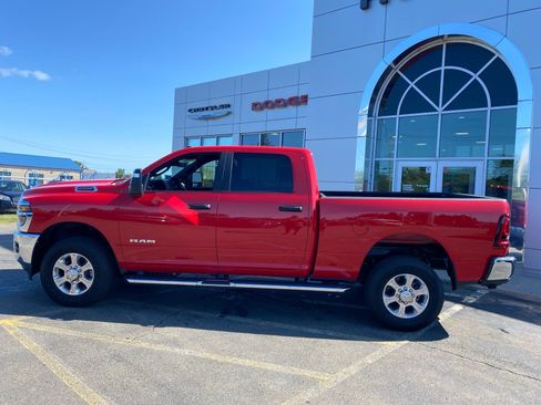 Used 2026 RAM 2500 Big Horn AWD/4WD image 2