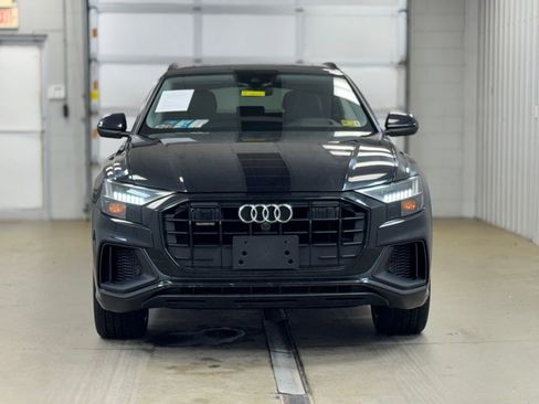 Used 2019 Audi Q8 Prestige w/ Luxury Package image 2
