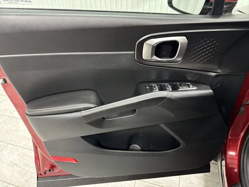 Used 2022 Kia Sorento LX FWD image 23