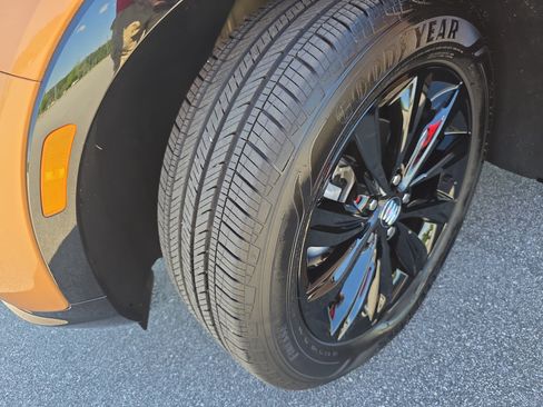 Used 2024 Buick Envista Sport Touring w/ Convenience I Package FWD image 31