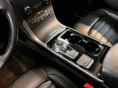 Used 2020 Ford Edge SEL image 18