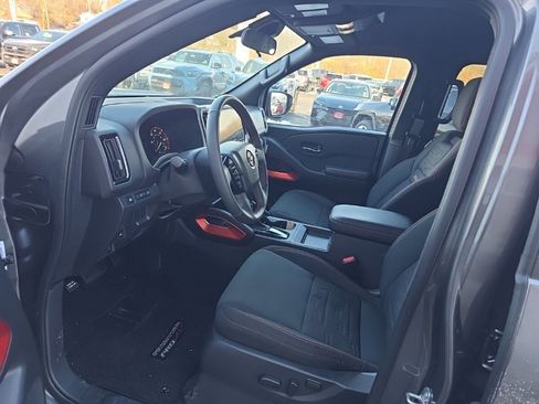 Certified 2025 Nissan Frontier PRO-4X image 16