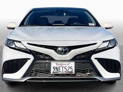 Used 2022 Toyota Camry XSE image 3