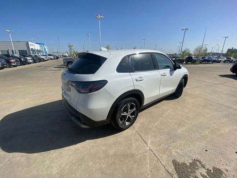 Used 2024 Honda HR-V EX-L image 8