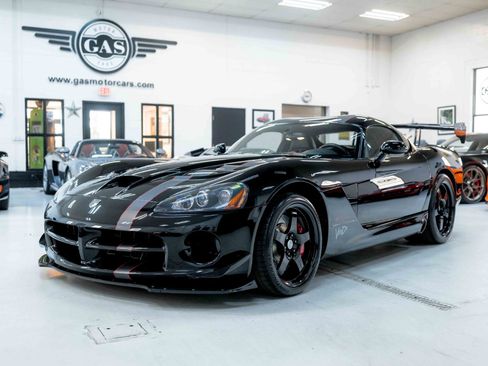 Used 2010 Dodge Viper ACR image 4