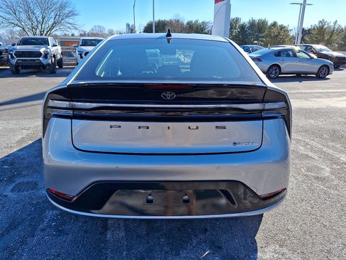 New 2026 Toyota Prius Plug-In Hybrid FWD image 5
