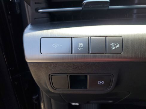 Used 2025 Hyundai Kona SEL AWD/4WD image 28