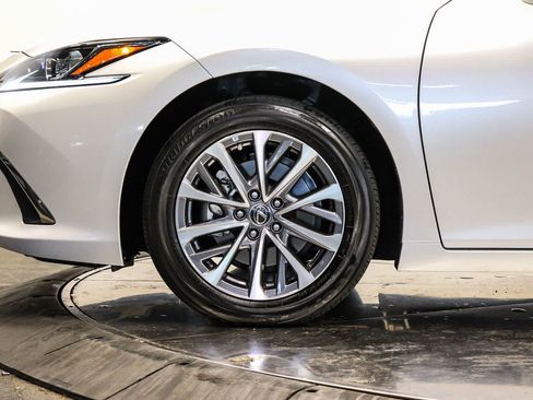 Used 2025 Lexus ES 350 FWD image 9