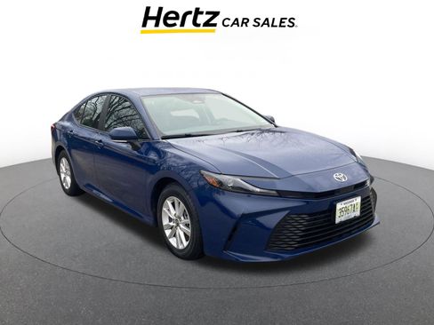Used 2025 Toyota Camry LE image 1