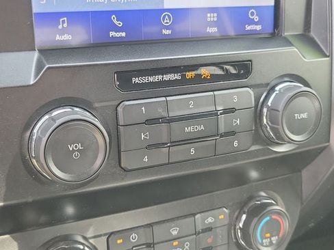 Used 2019 Ford F150 XLT w/ Equipment Group 302A Luxury AWD/4WD image 19