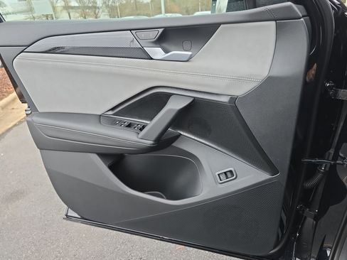 New 2026 Volkswagen Tiguan SE R-Line image 27