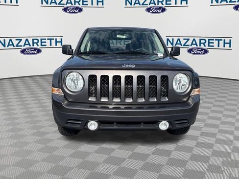 Used 2017 Jeep Patriot Latitude AWD/4WD image 2