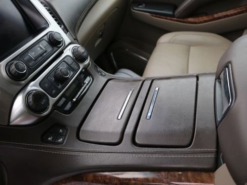 Used 2017 Chevrolet Suburban Premier image 23