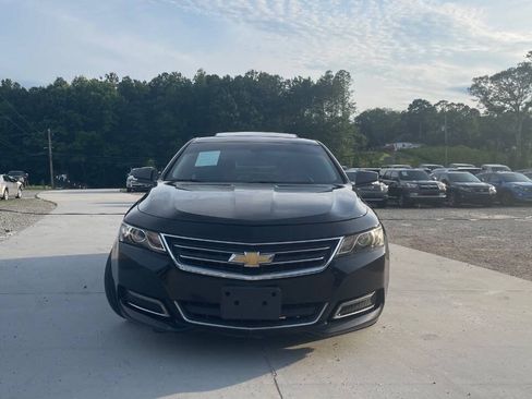 Used 2018 Chevrolet Impala LT FWD image 2