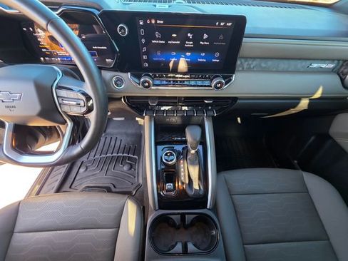 Used 2025 Chevrolet Colorado ZR2 w/ Technology Package image 18