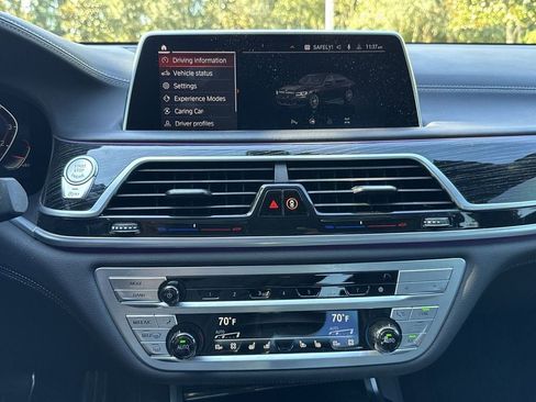 Used 2022 BMW 750i xDrive w/ Luxury Rear Seating Package image 25