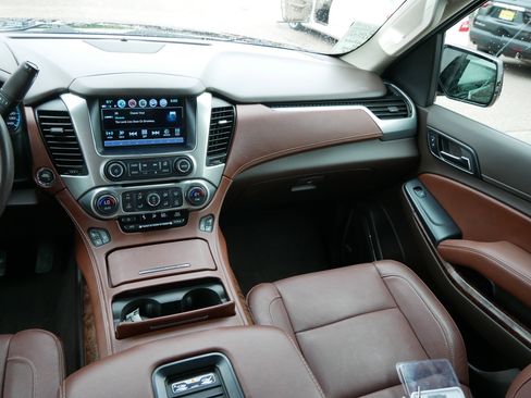 Used 2020 Chevrolet Suburban Premier AWD/4WD image 11