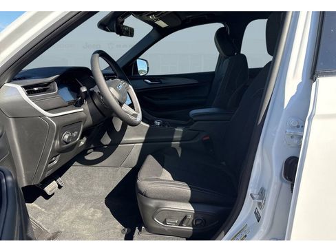 New 2025 Jeep Grand Cherokee L Laredo w/ Trailer Tow Package image 13