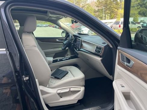 New 2026 Volkswagen Atlas SE image 32