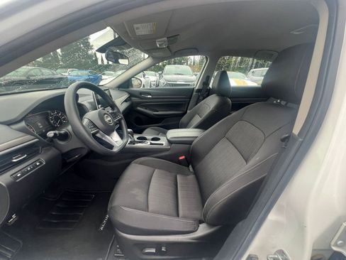 Used 2025 Nissan Altima 2.5 SV image 22