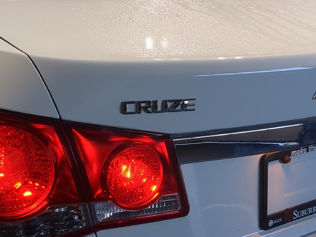 Used 2016 Chevrolet Cruze LT FWD image 16