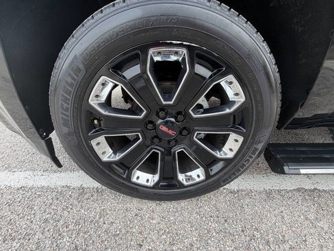 Used 2019 GMC Yukon XL Denali w/ Denali Ultimate Package image 41