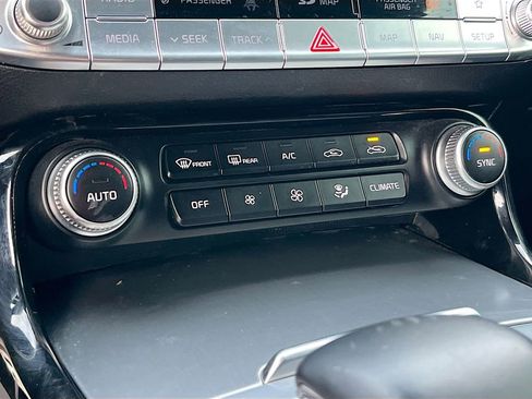 Used 2020 Kia Stinger GT2 image 16