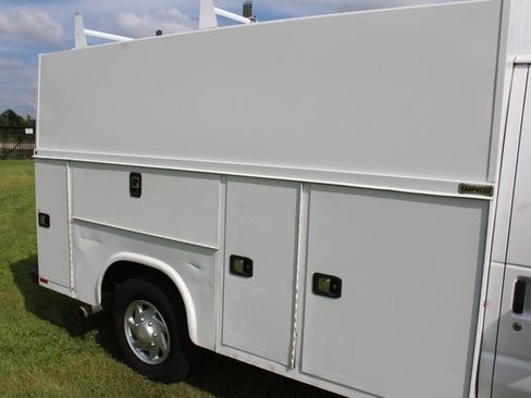 Used 2022 Ford E-350 and Econoline 350 Super Duty w/ Power Windows & Locks Group image 6