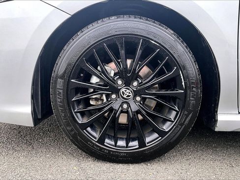 Used 2020 Toyota Camry SE image 9