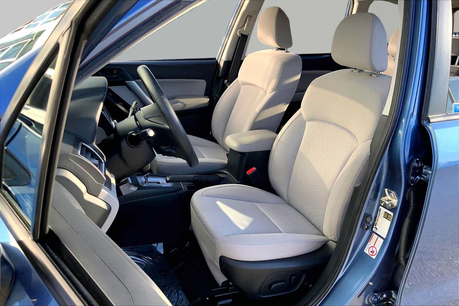 Used 2017 Subaru Forester 2.5i Premium AWD/4WD image 9