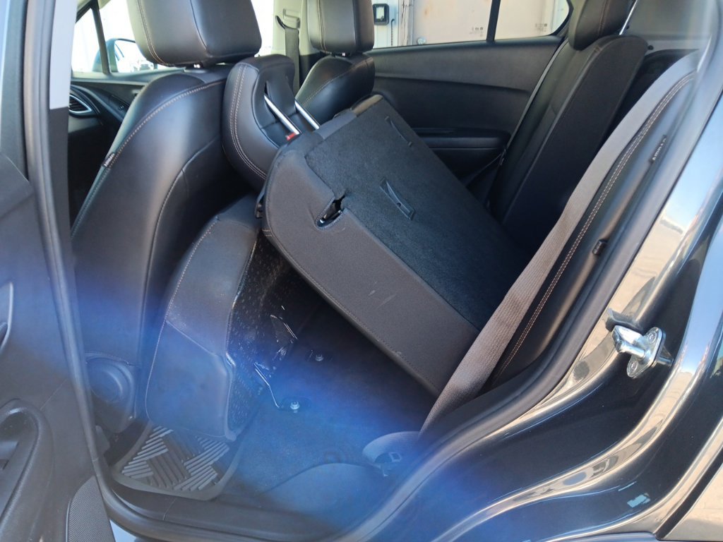 Used 2018 Chevrolet Trax LT w/ LT Convenience Package FWD image 28