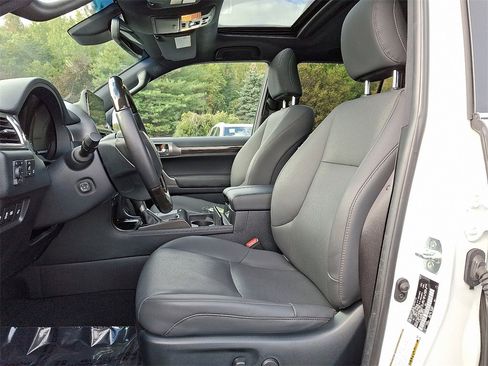 Used 2022 Lexus GX 460 Premium w/ Premium Package image 14