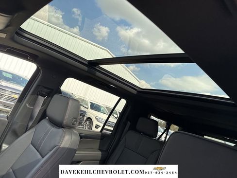 Used 2025 Chevrolet Suburban RST w/ Comfort Package image 24