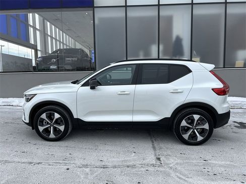New 2026 Volvo XC40 B5 Plus w/ Protection Package Premier image 5